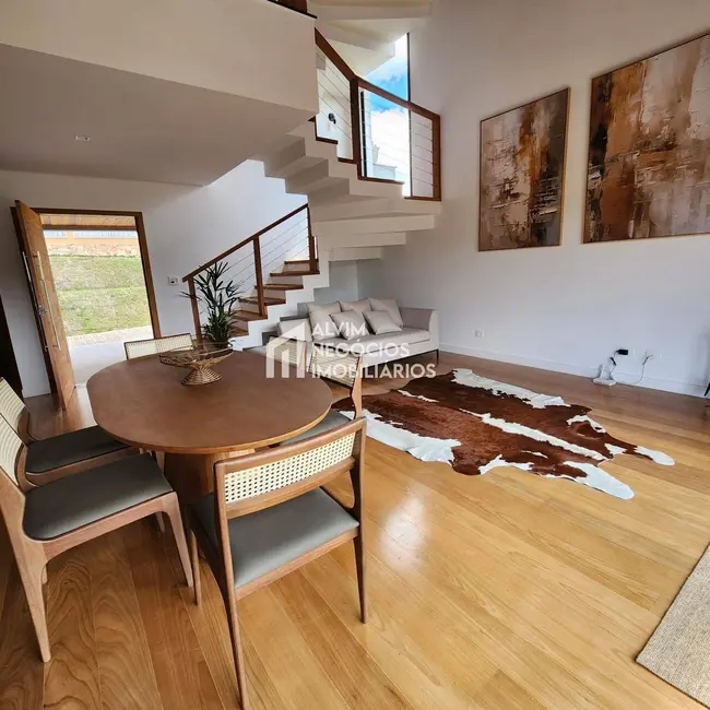 Foto 6 de Sobrado com 4 quartos à venda, 230m2 em Campos Do Jordao - SP