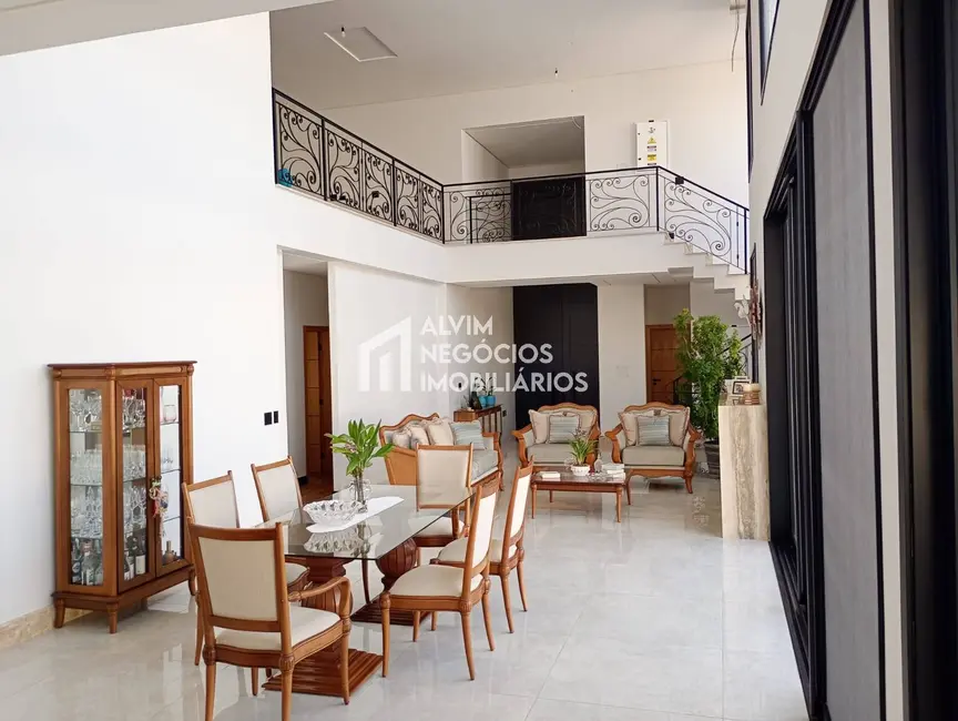 Foto 4 de Sobrado com 4 quartos à venda, 700m2 em Sao Jose Dos Campos - SP