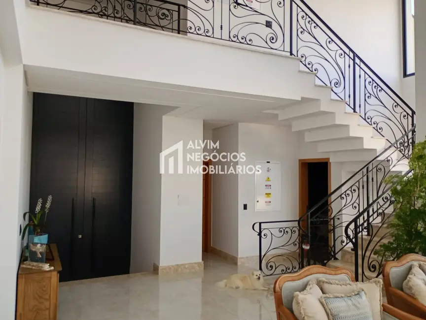 Foto 3 de Sobrado com 4 quartos à venda, 700m2 em Sao Jose Dos Campos - SP