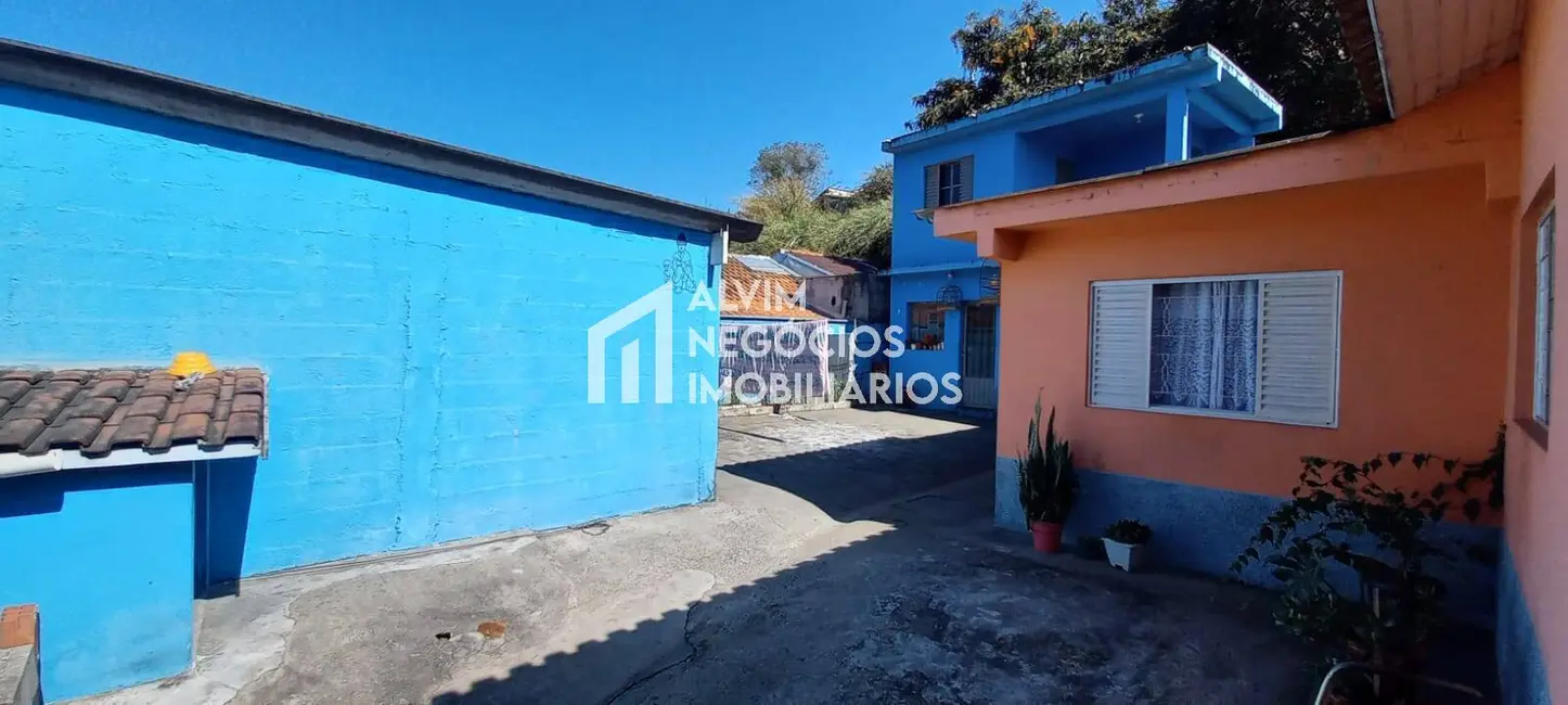 Casa com 3 quartos à venda, 385m2 em Sao Jose Dos Campos - SP - imagem 1 Foto 1 de Casa com 3 quartos à venda, 385m2 em Sao Jose Dos Campos - SP