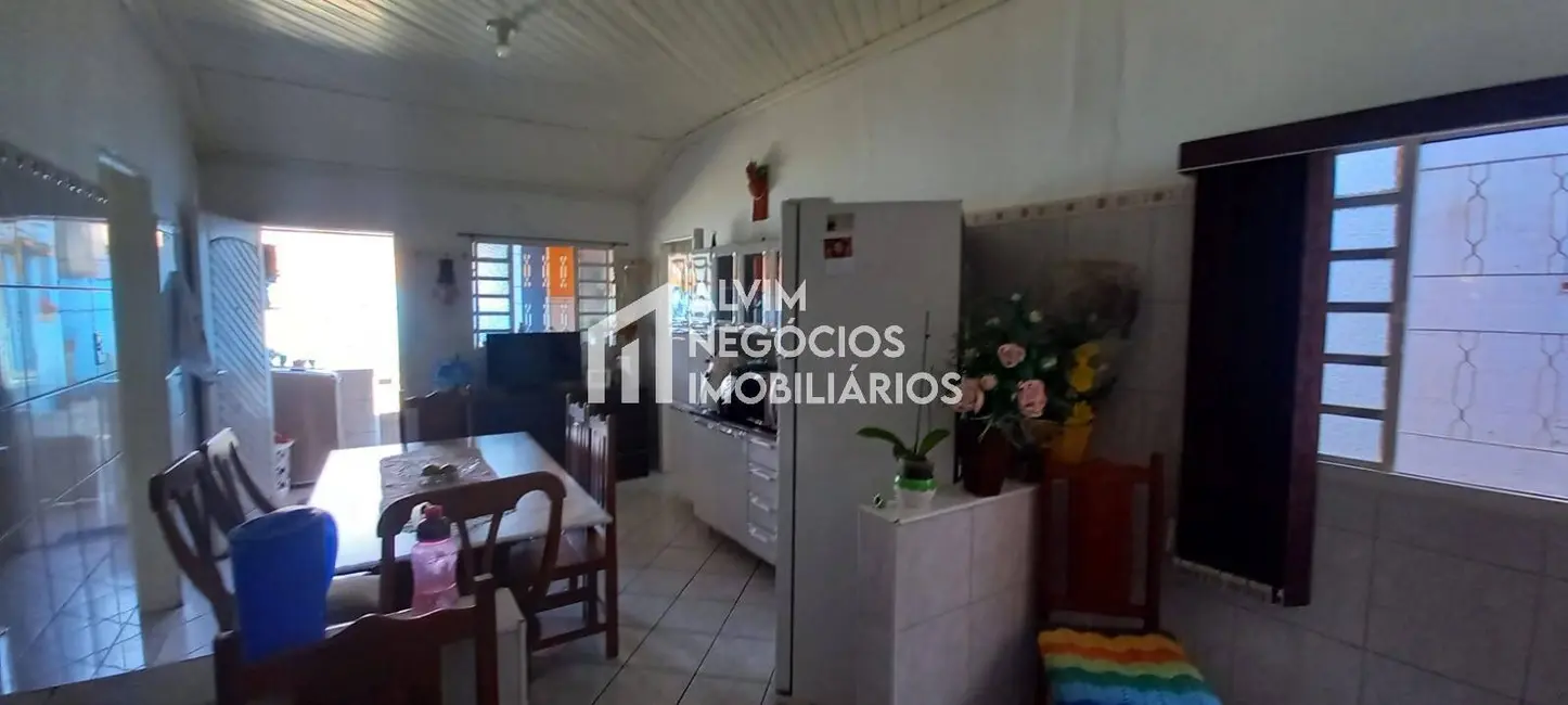 Casa com 3 quartos à venda, 385m2 em Sao Jose Dos Campos - SP - imagem 2 Foto 2 de Casa com 3 quartos à venda, 385m2 em Sao Jose Dos Campos - SP