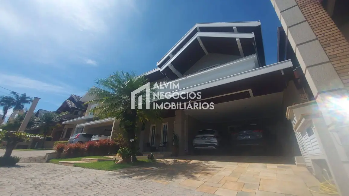 Foto 3 de Sobrado com 5 quartos à venda, 327m2 em Sao Jose Dos Campos - SP