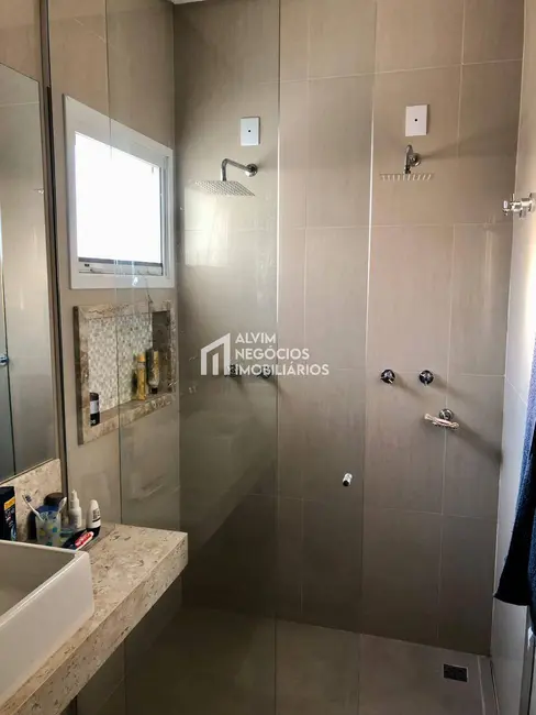 Foto 9 de Sobrado com 3 quartos à venda, 226m2 em Sao Jose Dos Campos - SP