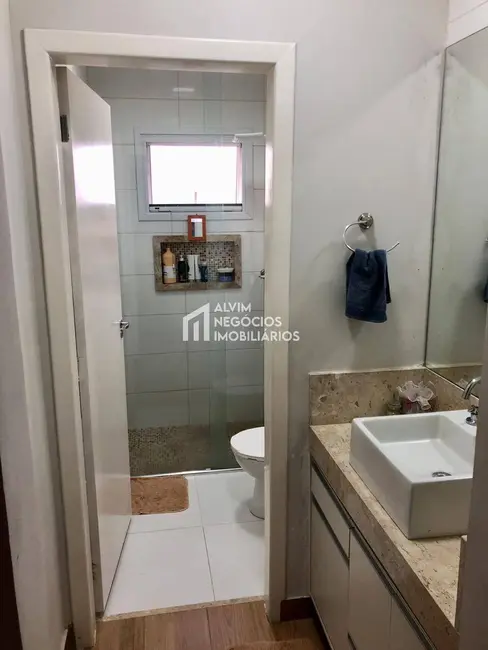 Foto 3 de Sobrado com 3 quartos à venda, 226m2 em Sao Jose Dos Campos - SP