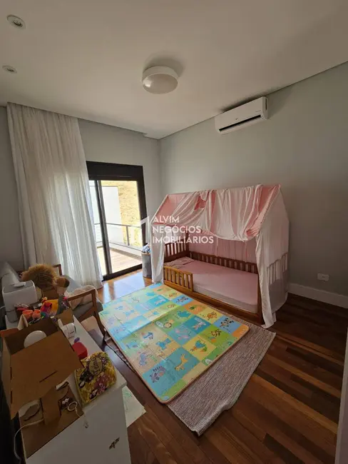 Foto 9 de Sobrado com 4 quartos à venda, 340m2 em Sao Jose Dos Campos - SP