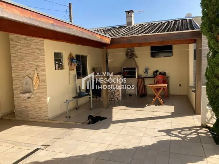 Foto 5 de Sobrado com 3 quartos à venda, 250m2 em Loteamento Villa Branca, Jacarei - SP