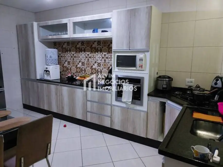 Foto 4 de Sobrado com 3 quartos à venda, 250m2 em Loteamento Villa Branca, Jacarei - SP