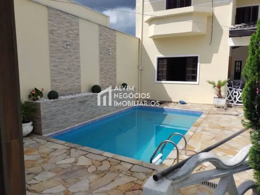 Foto 2 de Sobrado com 3 quartos à venda, 250m2 em Loteamento Villa Branca, Jacarei - SP