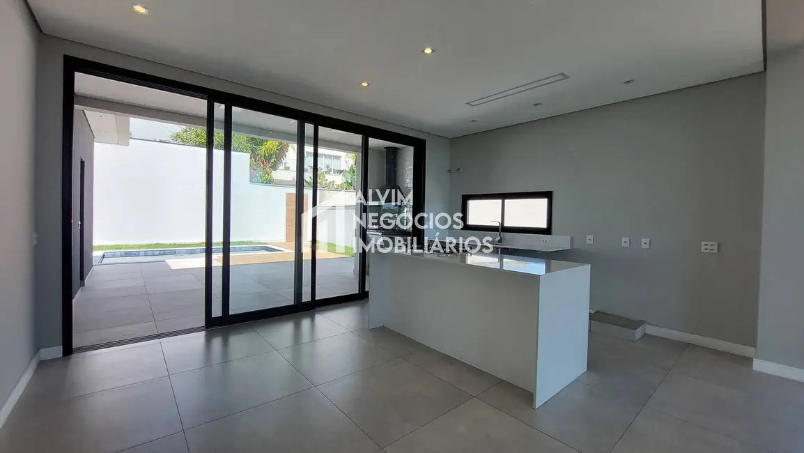 Foto 9 de Sobrado com 4 quartos à venda, 220m2 em Sao Jose Dos Campos - SP