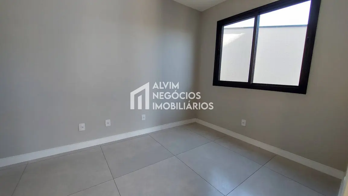 Foto 6 de Sobrado com 4 quartos à venda, 220m2 em Sao Jose Dos Campos - SP