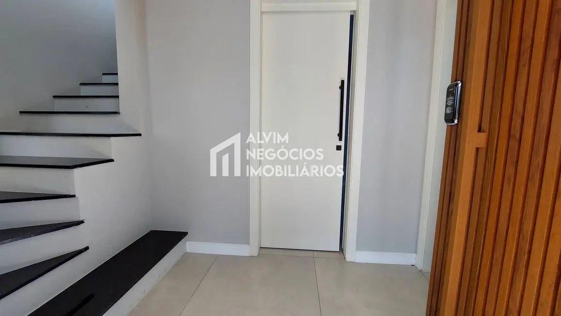Foto 4 de Sobrado com 4 quartos à venda, 220m2 em Sao Jose Dos Campos - SP