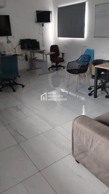 Armazém / Galpão à venda, 150m2 em Sao Jose Dos Campos - SP - imagem 7 Foto 7 de Armazém / Galpão à venda, 150m2 em Sao Jose Dos Campos - SP