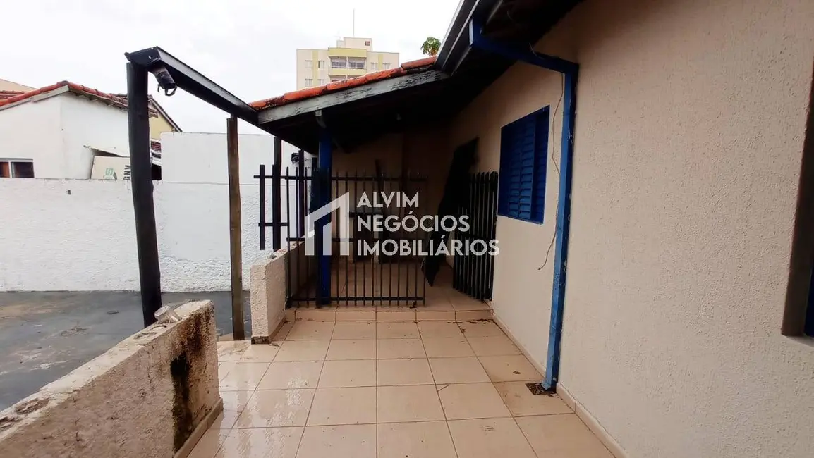 Casa com 2 quartos para alugar, 310m2 em Sao Jose Dos Campos - SP - imagem 6 Foto 6 de Casa com 2 quartos para alugar, 310m2 em Sao Jose Dos Campos - SP