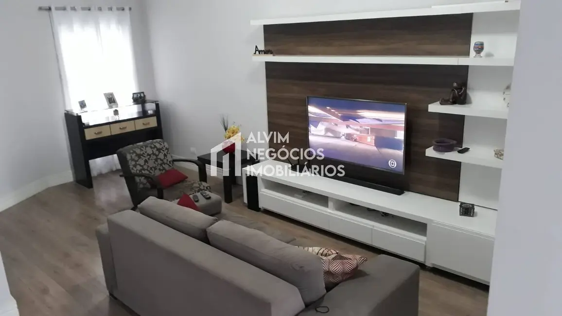 Foto 7 de Casa com 3 quartos à venda, 254m2 em Sao Jose Dos Campos - SP