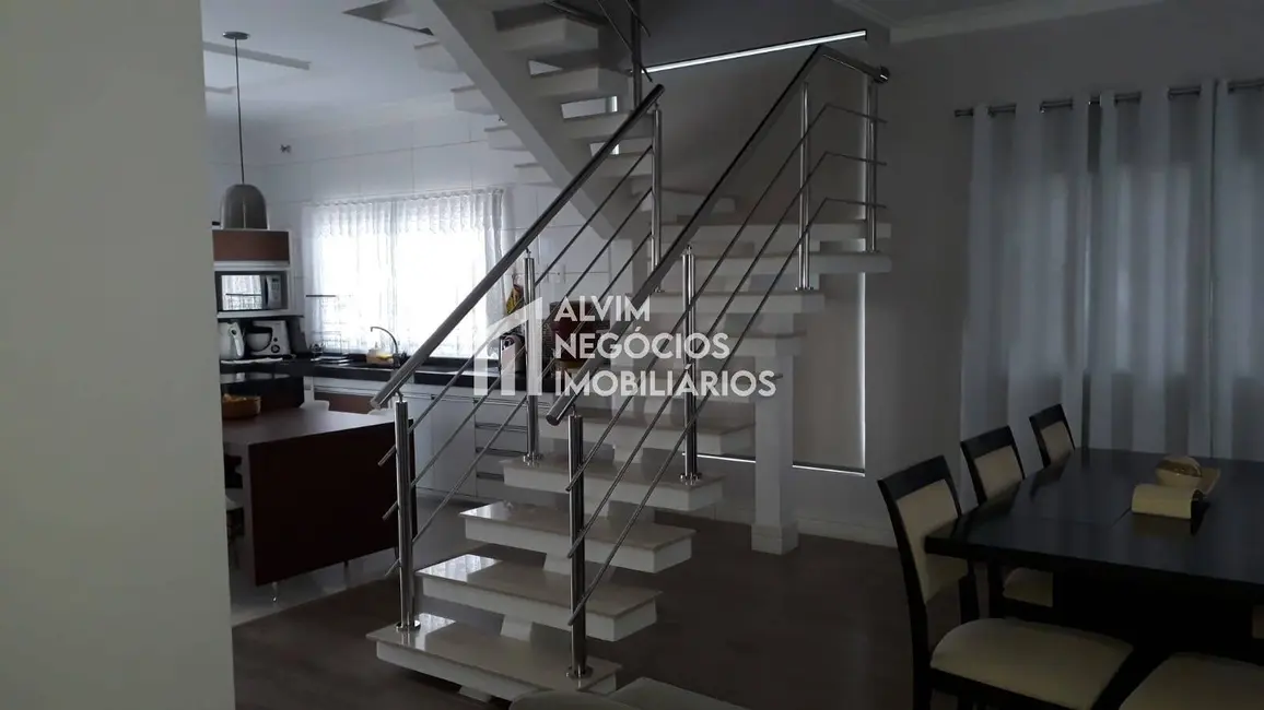 Foto 8 de Casa com 3 quartos à venda, 254m2 em Sao Jose Dos Campos - SP