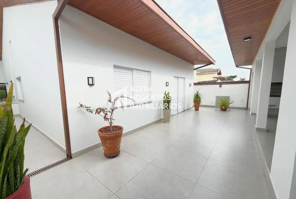 Foto 8 de Casa com 5 quartos para alugar, 220m2 em Sao Jose Dos Campos - SP