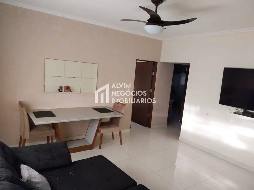 Foto 2 de Casa com 3 quartos à venda, 300m2 em Sao Jose Dos Campos - SP
