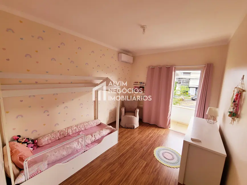 Foto 8 de Casa com 3 quartos à venda, 343m2 em Sao Jose Dos Campos - SP