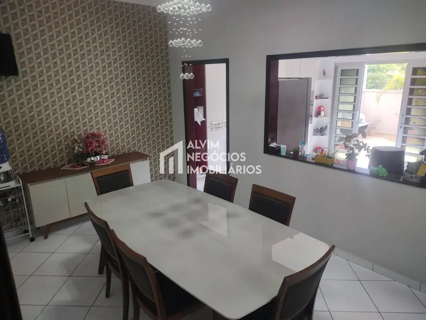 Foto 2 de Casa com 7 quartos à venda em Sao Jose Dos Campos - SP