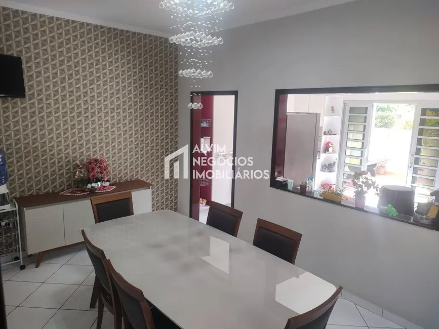 Foto 3 de Casa com 7 quartos à venda em Sao Jose Dos Campos - SP