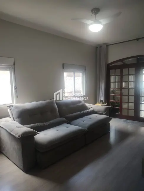 Foto 1 de Casa com 7 quartos à venda em Sao Jose Dos Campos - SP