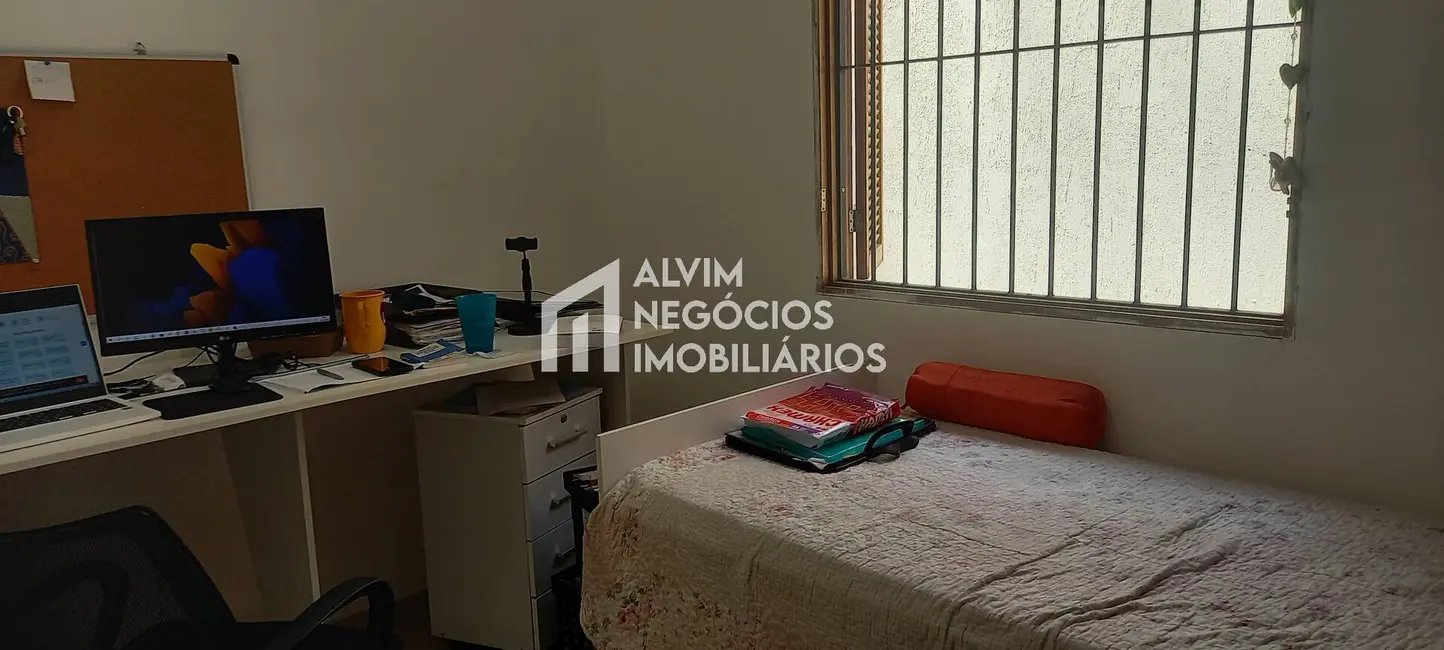 Foto 2 de Casa com 2 quartos à venda, 125m2 em Sao Jose Dos Campos - SP