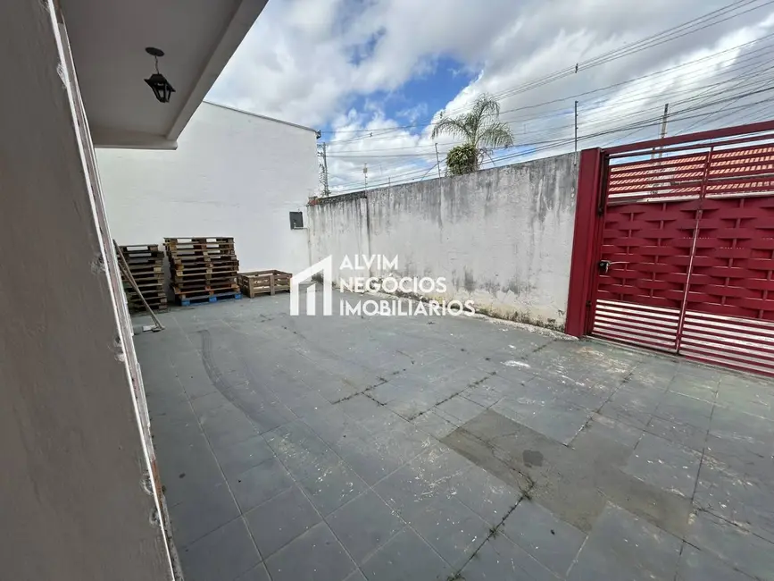 Foto 2 de Casa com 4 quartos à venda, 300m2 em Sao Jose Dos Campos - SP