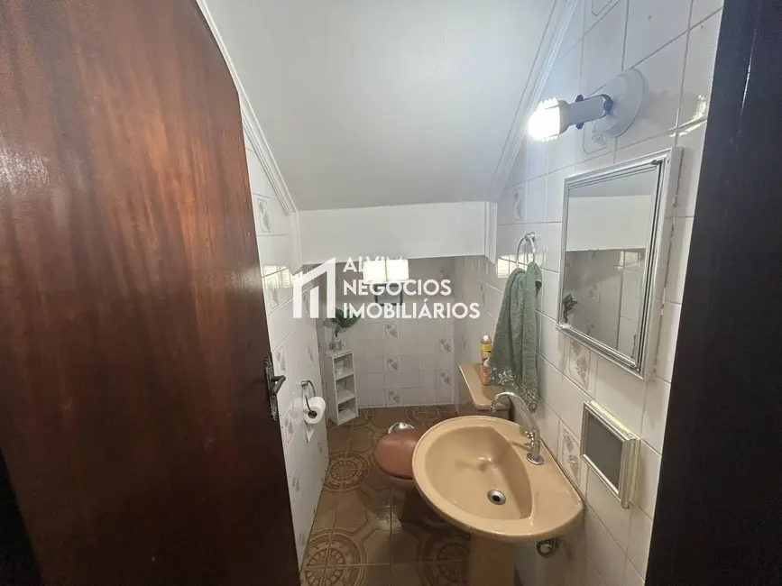 Foto 8 de Casa com 4 quartos à venda, 300m2 em Sao Jose Dos Campos - SP