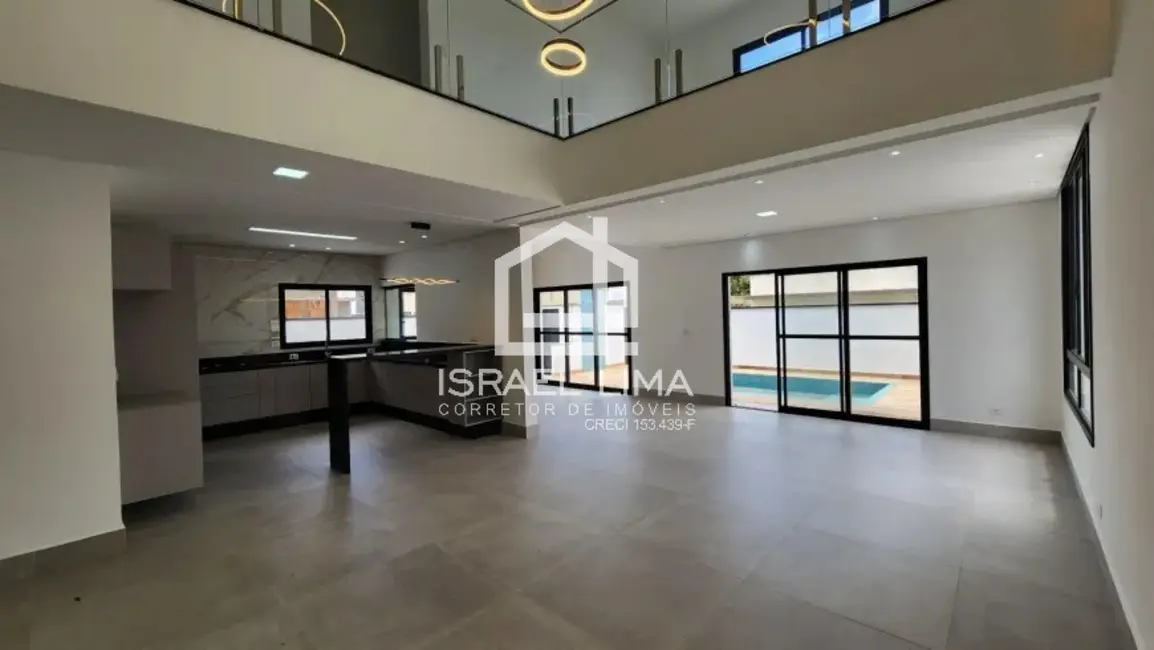 Sobrado com 4 quartos à venda, 256m2 em Centro, Peruibe - SP - imagem 3 Foto 3 de Sobrado com 4 quartos à venda, 256m2 em Centro, Peruibe - SP