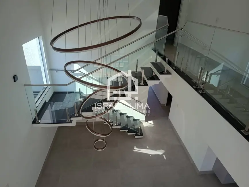 Sobrado com 4 quartos à venda, 256m2 em Centro, Peruibe - SP - imagem 9 Foto 9 de Sobrado com 4 quartos à venda, 256m2 em Centro, Peruibe - SP