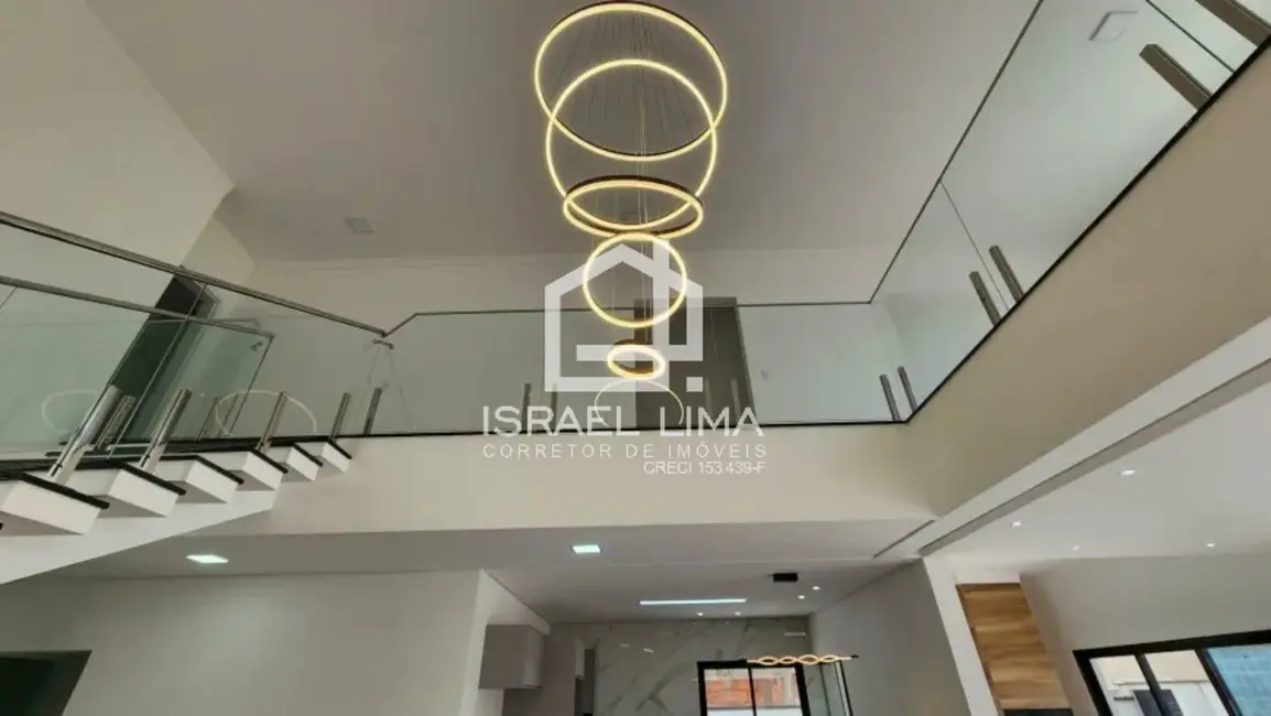 Sobrado com 4 quartos à venda, 256m2 em Centro, Peruibe - SP - imagem 8 Foto 8 de Sobrado com 4 quartos à venda, 256m2 em Centro, Peruibe - SP