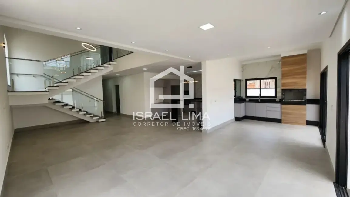 Sobrado com 4 quartos à venda, 256m2 em Centro, Peruibe - SP - imagem 4 Foto 4 de Sobrado com 4 quartos à venda, 256m2 em Centro, Peruibe - SP