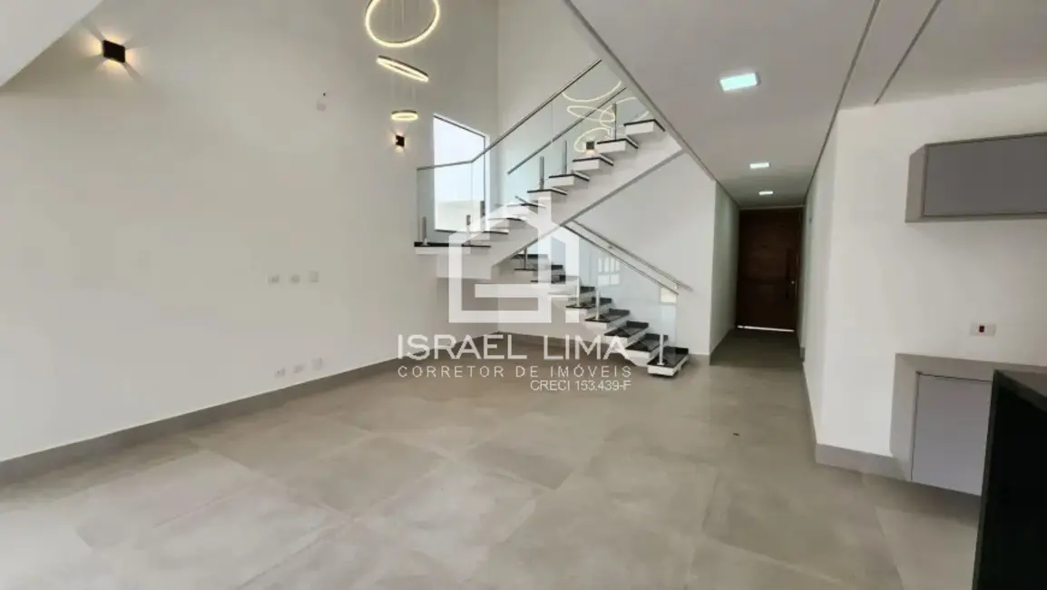 Sobrado com 4 quartos à venda, 256m2 em Centro, Peruibe - SP - imagem 6 Foto 6 de Sobrado com 4 quartos à venda, 256m2 em Centro, Peruibe - SP