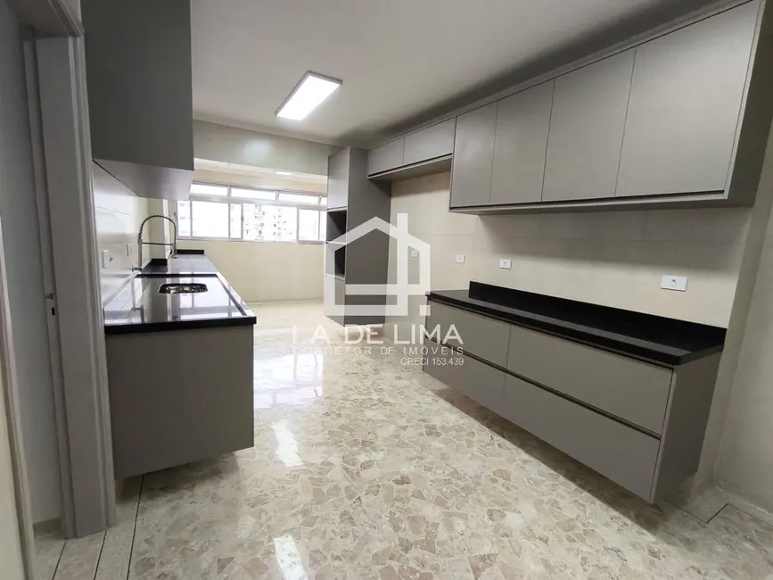 Apartamento com 3 quartos à venda e para alugar, 190m2 em Ponta da Praia, Santos - SP - imagem 5 Foto 5 de Apartamento com 3 quartos à venda e para alugar, 190m2 em Ponta da Praia, Santos - SP