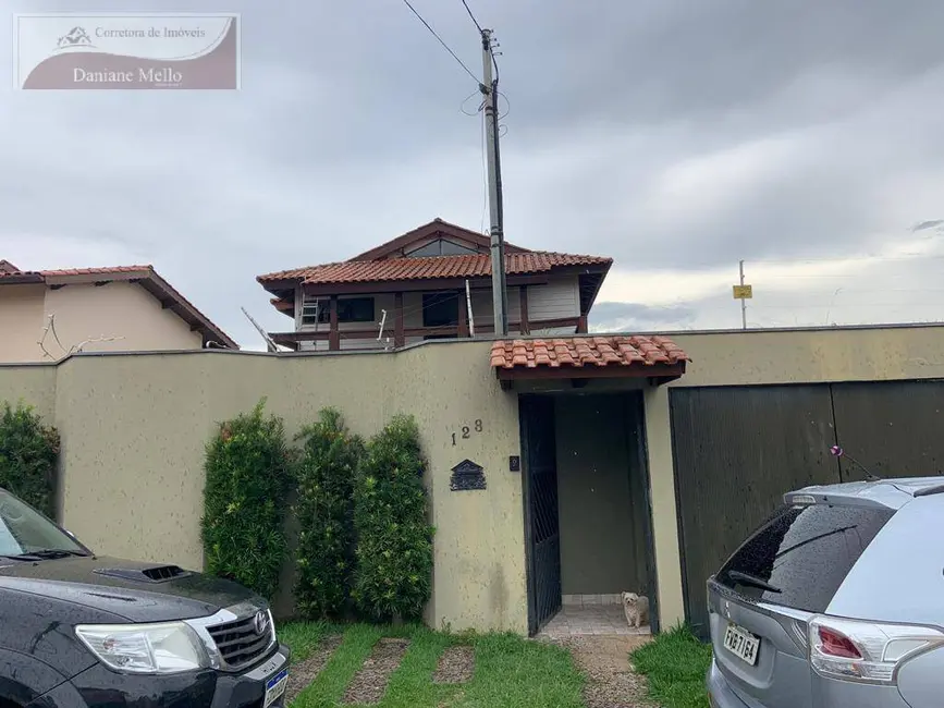 Foto 1 de Sobrado com 3 quartos à venda, 300m2 em Jardim Sevilha, Braganca Paulista - SP