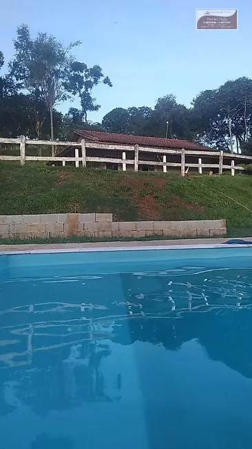 Chácara com 5 quartos à venda e para alugar, 16000m2 em Centro, Tuiuti - SP - imagem 4 Foto 4 de Chácara com 5 quartos à venda e para alugar, 16000m2 em Centro, Tuiuti - SP