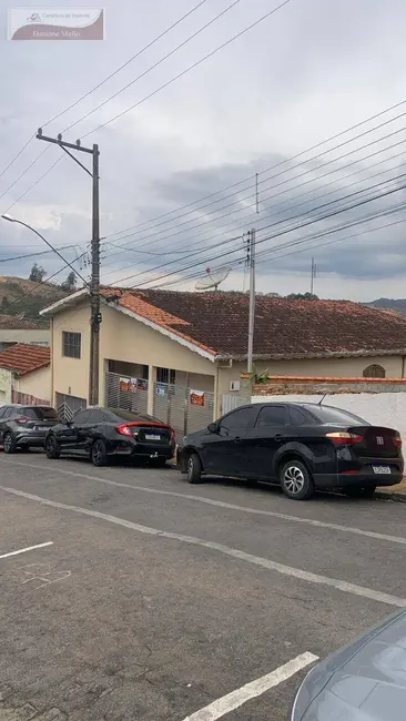 Casa com 3 quartos à venda, 184m2 em Centro, Pinhalzinho - SP - imagem 1 Foto 1 de Casa com 3 quartos à venda, 184m2 em Centro, Pinhalzinho - SP