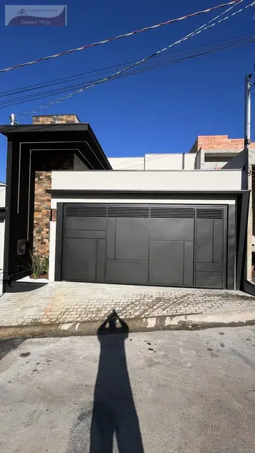 Casa com 3 quartos à venda, 140m2 em Braganca Paulista - SP - imagem 1 Foto 1 de Casa com 3 quartos à venda, 140m2 em Braganca Paulista - SP