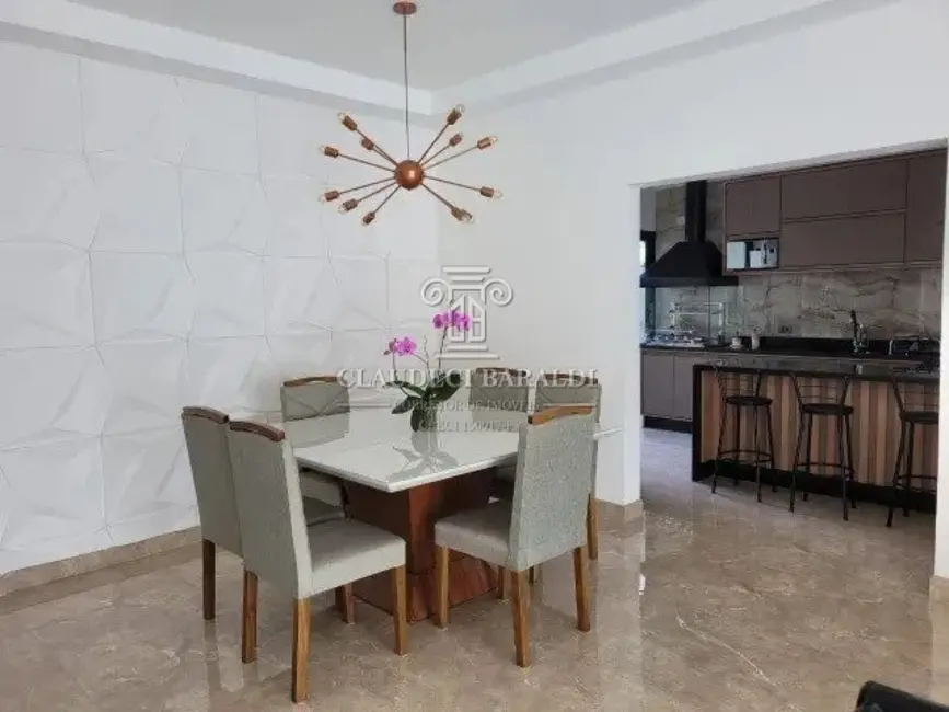 Sobrado com 3 quartos à venda, 161m2 em Wanel Ville, Sorocaba - SP - imagem 5 Foto 5 de Sobrado com 3 quartos à venda, 161m2 em Wanel Ville, Sorocaba - SP