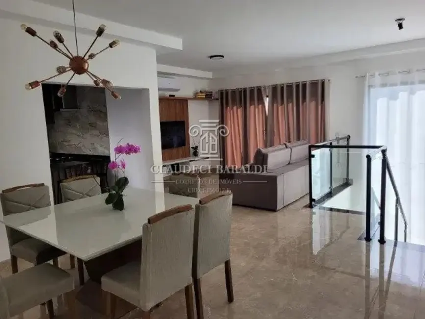 Sobrado com 3 quartos à venda, 161m2 em Wanel Ville, Sorocaba - SP - imagem 4 Foto 4 de Sobrado com 3 quartos à venda, 161m2 em Wanel Ville, Sorocaba - SP
