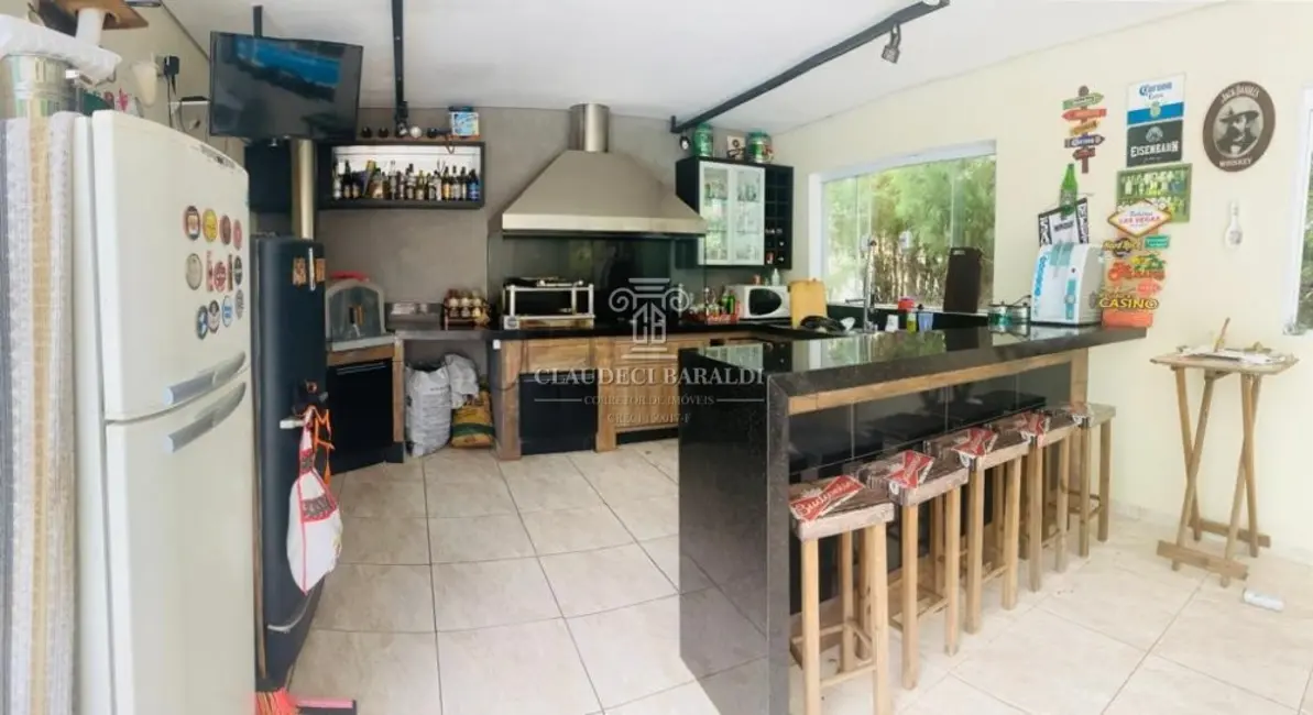 Foto 3 de Sobrado com 3 quartos à venda, 400m2 em Aracoiaba Da Serra - SP