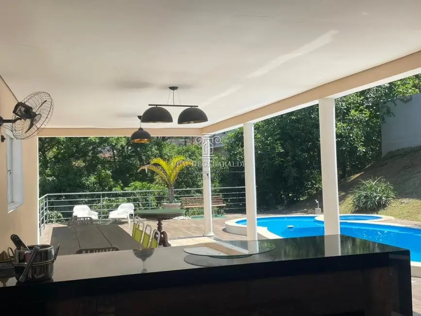 Foto 2 de Sobrado com 3 quartos à venda, 400m2 em Aracoiaba Da Serra - SP