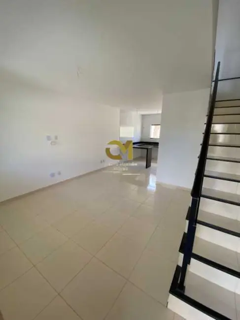 Foto 3 de Casa com 2 quartos à venda, 94m2 em Marica - RJ