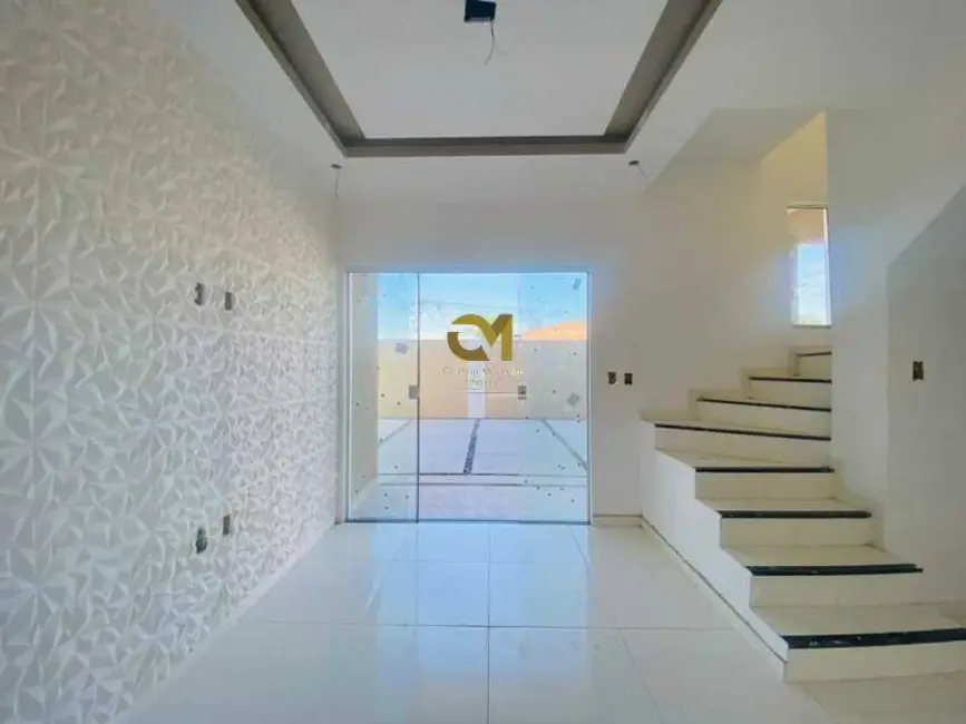 Foto 3 de Casa com 2 quartos à venda, 66m2 em Marica - RJ