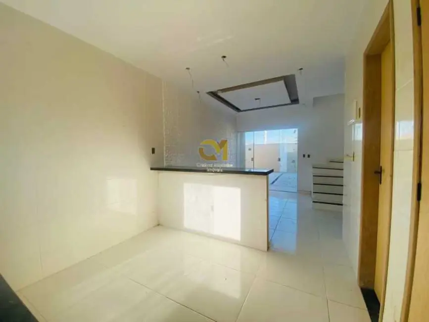 Foto 5 de Casa com 2 quartos à venda, 66m2 em Marica - RJ