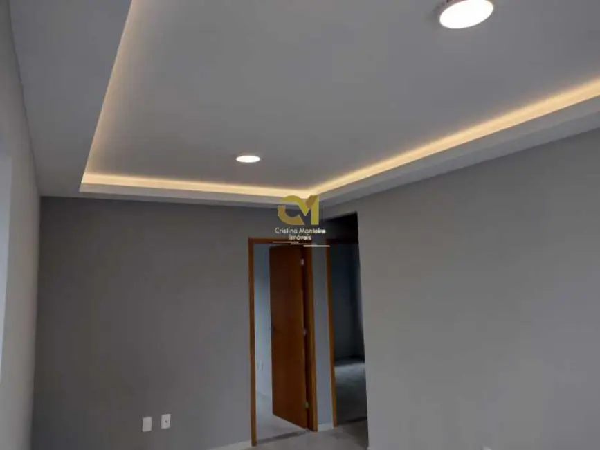 Foto 2 de Casa à venda em Marica - RJ