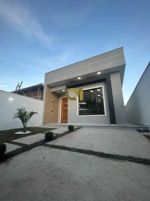 Foto 2 de Casa com 2 quartos à venda, 90m2 em Marica - RJ