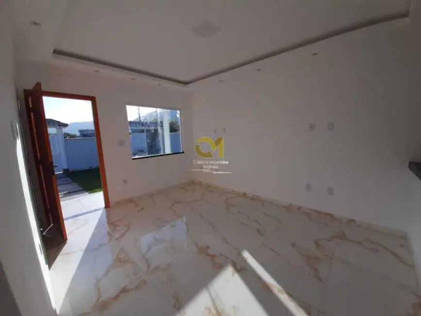 Foto 3 de Casa com 2 quartos à venda, 78m2 em Marica - RJ