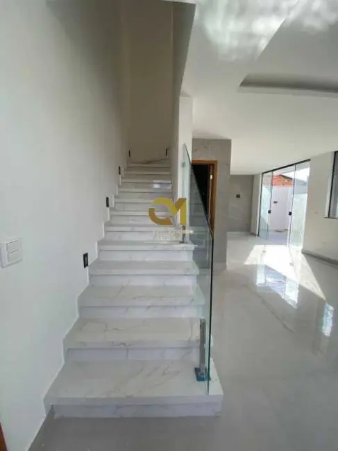 Foto 2 de Casa com 3 quartos à venda, 122m2 em Marica - RJ