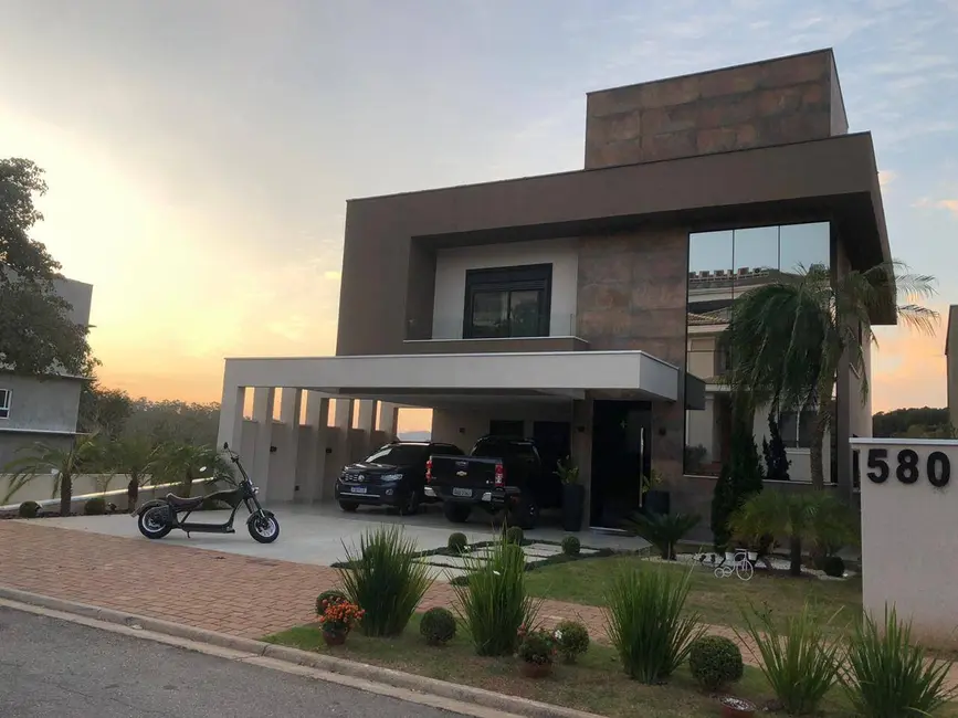 Casa com 3 quartos à venda, 420m2 em Alphaville, Santana De Parnaiba - SP - imagem 1 Foto 1 de Casa com 3 quartos à venda, 420m2 em Alphaville, Santana De Parnaiba - SP